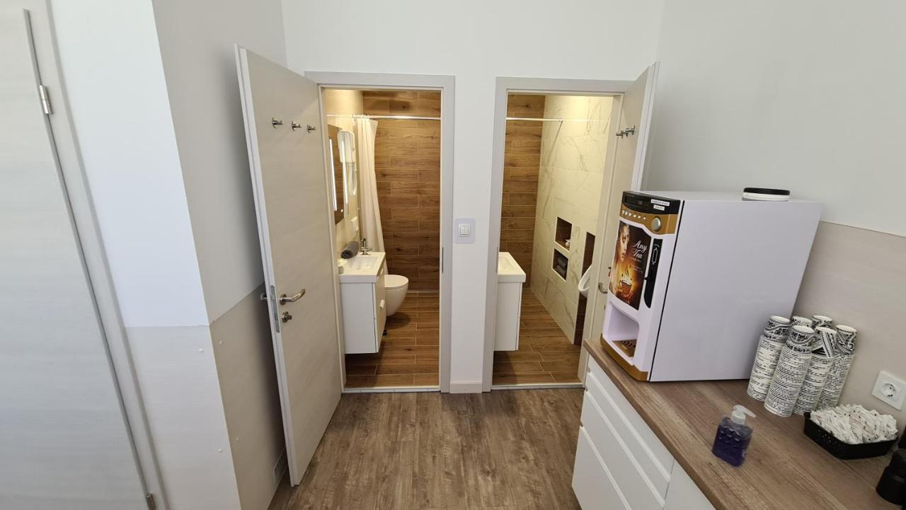 Cabin Hostel Ljubljana Eksteriør billede